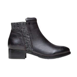 Propet Women's Taneka Ankle Bootie size 9 W black